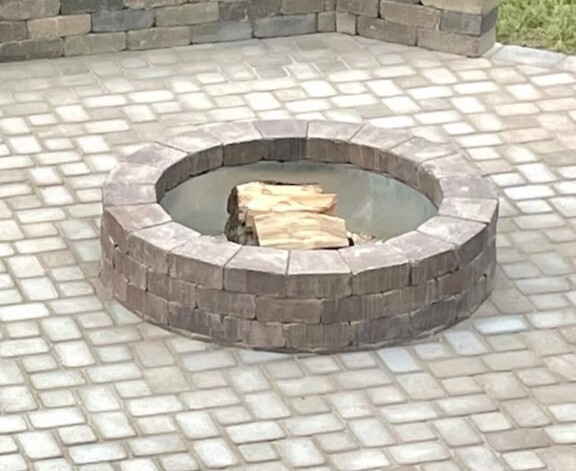 Brick fire pit